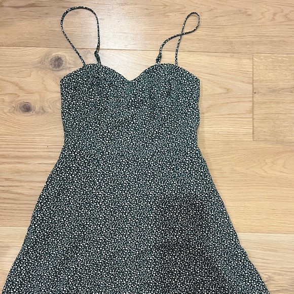 Abercrombie green floral mini dress - XSP - Picture 1 of 3